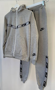 Chándal Nike gris