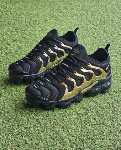 Vapormax negro oro